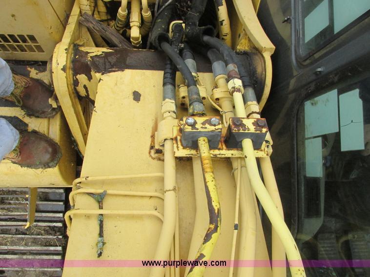 image for item A8687 1999 Komatsu PC150LC-6K excavator
