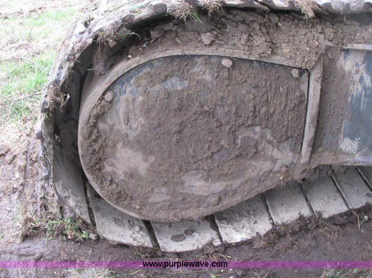 image for item A8687 1999 Komatsu PC150LC-6K excavator