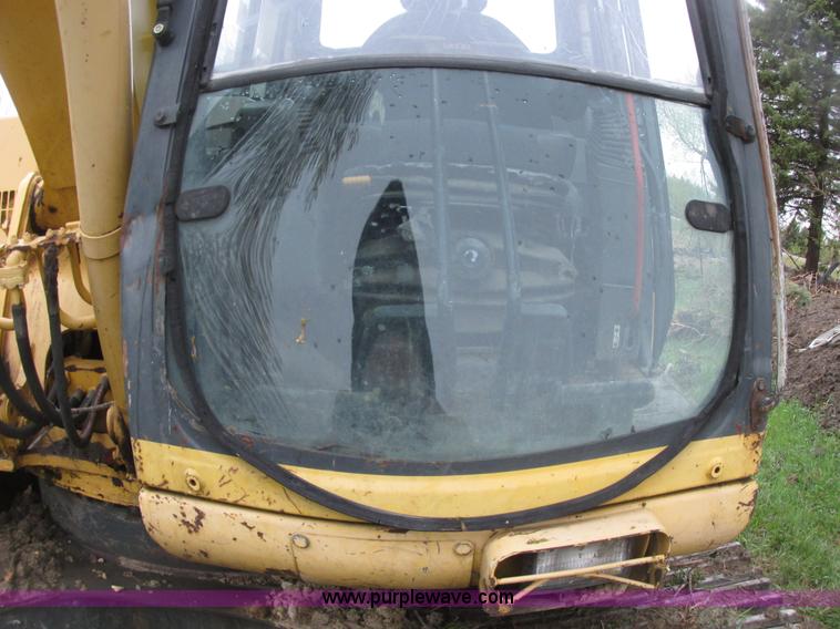 image for item A8687 1999 Komatsu PC150LC-6K excavator