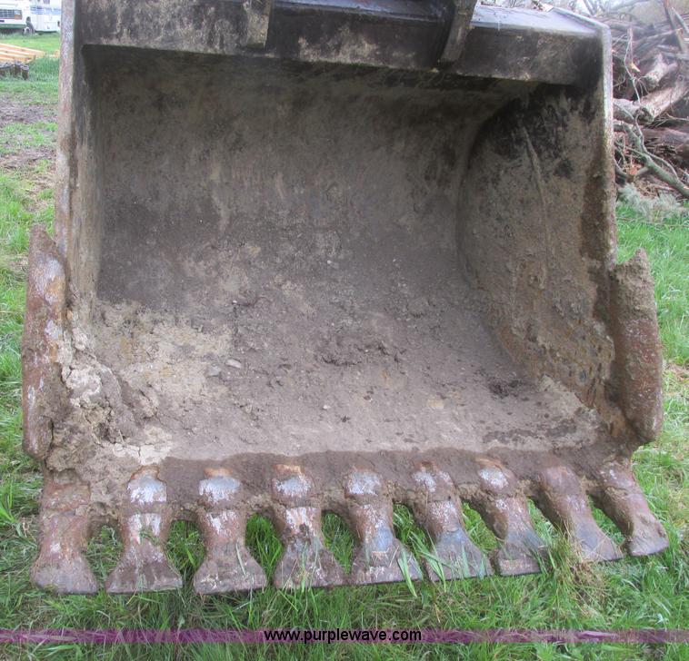 image for item A8687 1999 Komatsu PC150LC-6K excavator