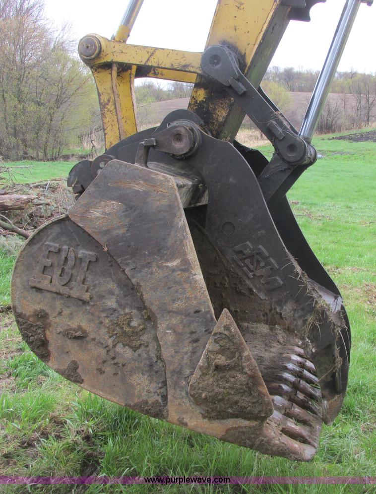 image for item A8687 1999 Komatsu PC150LC-6K excavator