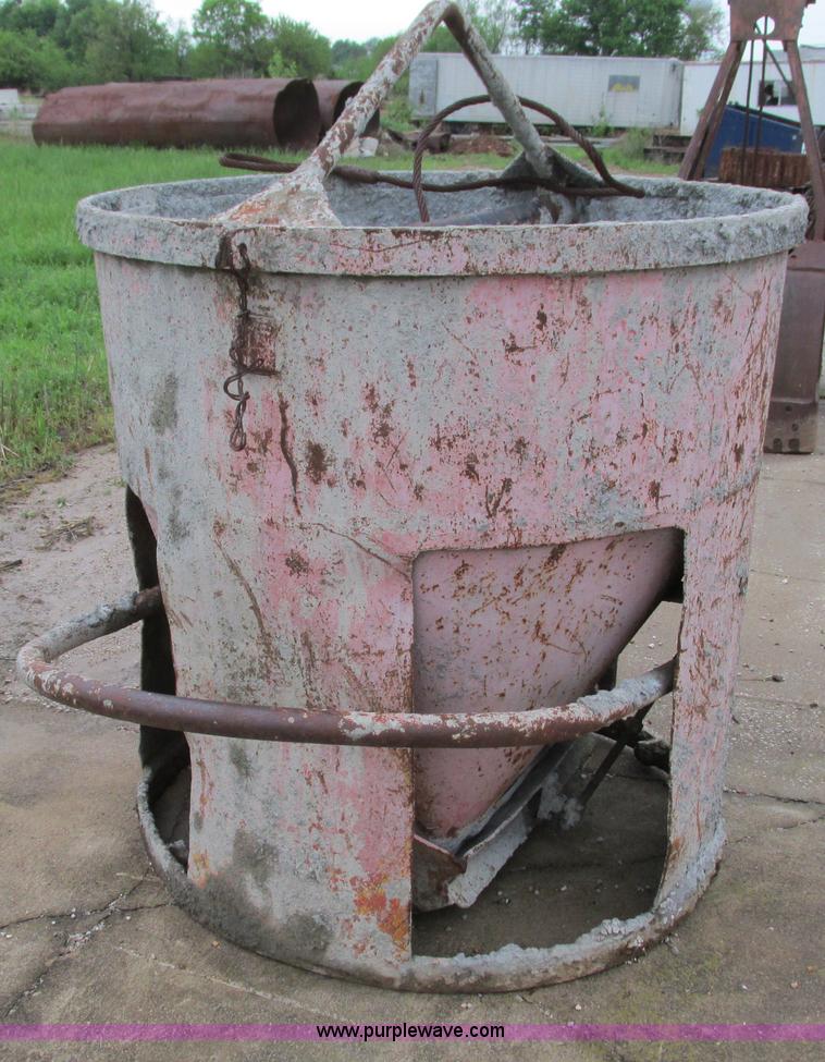 image for item AC9916 Concrete bucket
