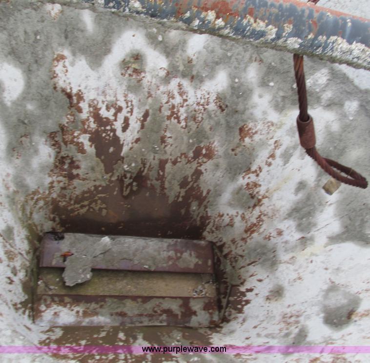 image for item AC9916 Concrete bucket