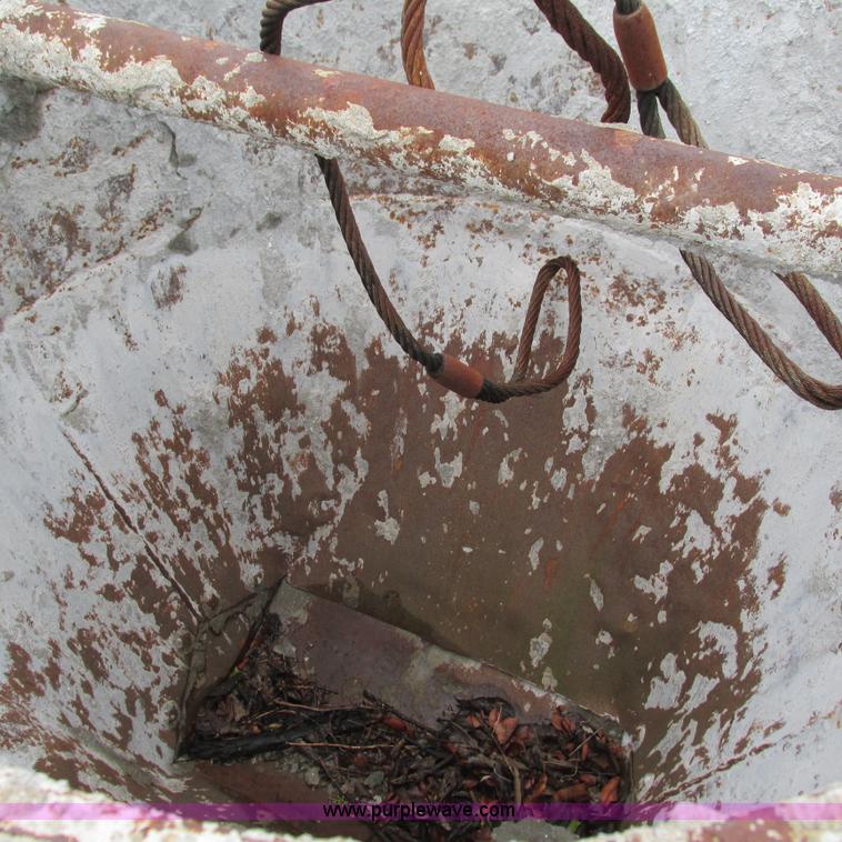 image for item AC9918 Concrete bucket