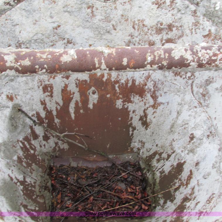 image for item AC9919 Concrete bucket
