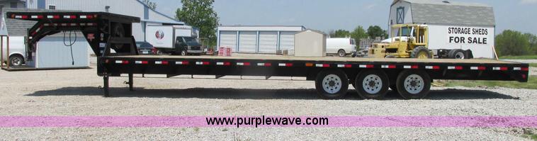 image for item D3970 2007 PJ gooseneck trailer
