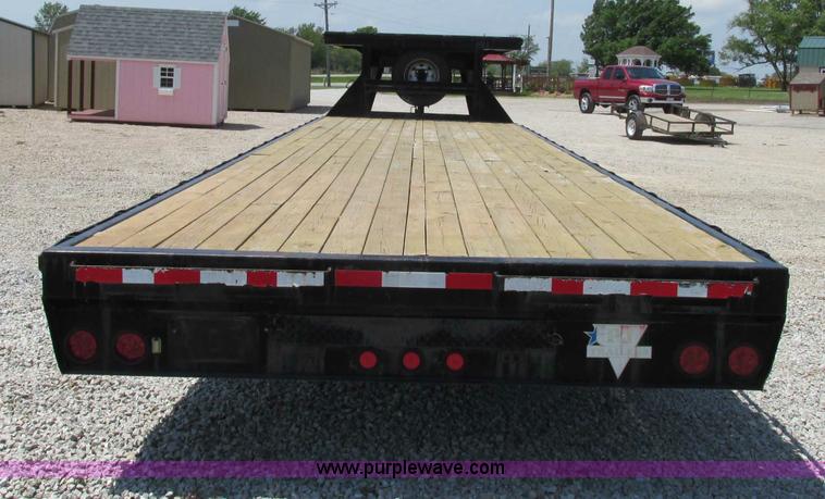 image for item D3970 2007 PJ gooseneck trailer