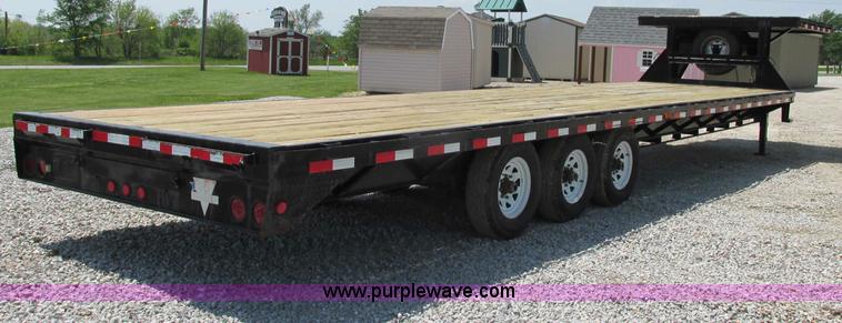 image for item D3970 2007 PJ gooseneck trailer