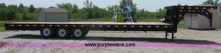 image for item D3970 2007 PJ gooseneck trailer