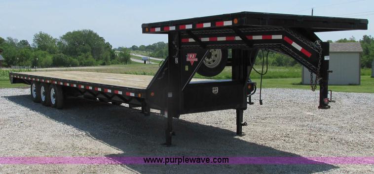 image for item D3970 2007 PJ gooseneck trailer