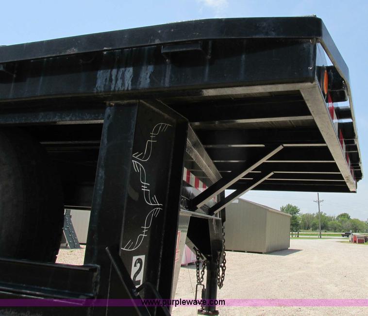 image for item D3970 2007 PJ gooseneck trailer