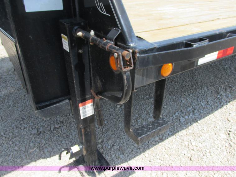 image for item D3970 2007 PJ gooseneck trailer