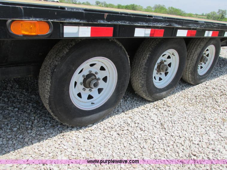 image for item D3970 2007 PJ gooseneck trailer