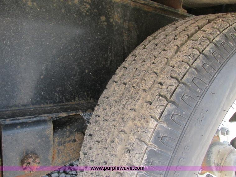 image for item D3970 2007 PJ gooseneck trailer