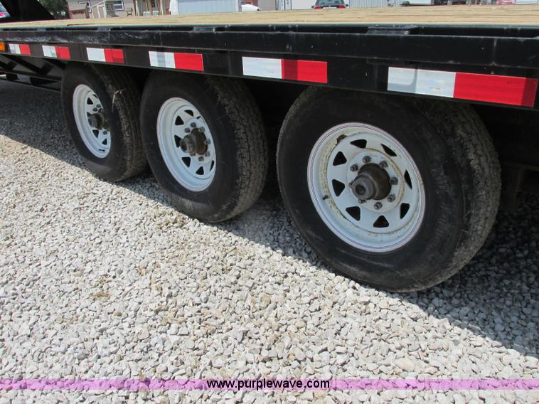 image for item D3970 2007 PJ gooseneck trailer