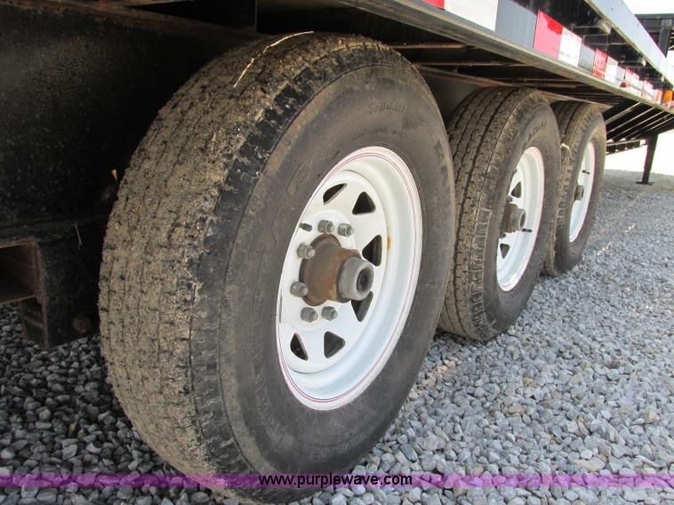 image for item D3970 2007 PJ gooseneck trailer