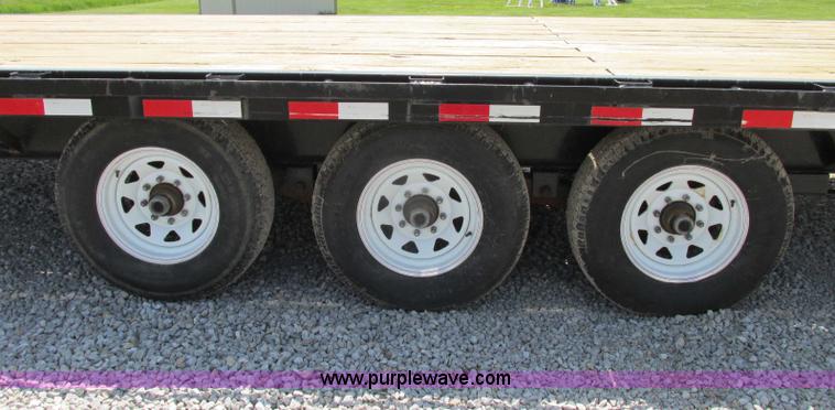 image for item D3970 2007 PJ gooseneck trailer