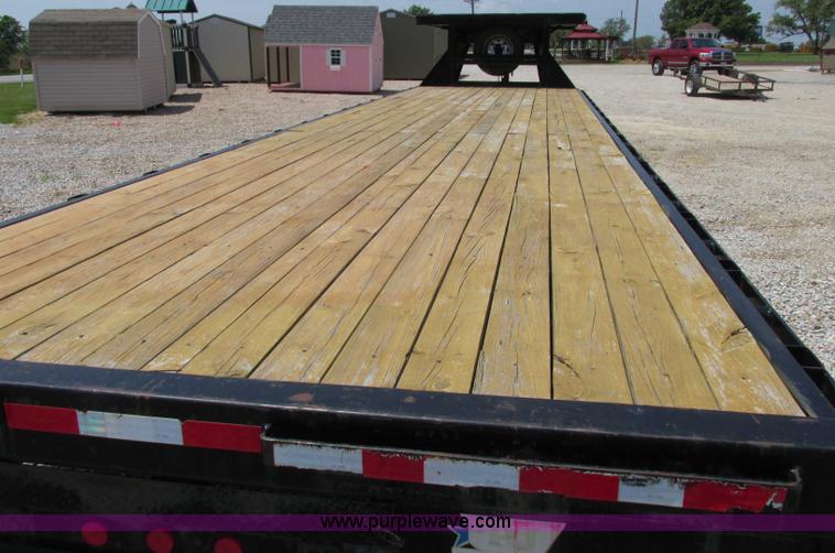 image for item D3970 2007 PJ gooseneck trailer