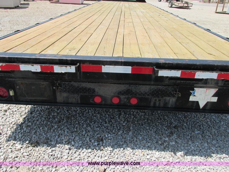 image for item D3970 2007 PJ gooseneck trailer