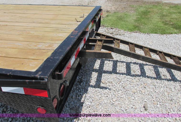 image for item D3970 2007 PJ gooseneck trailer