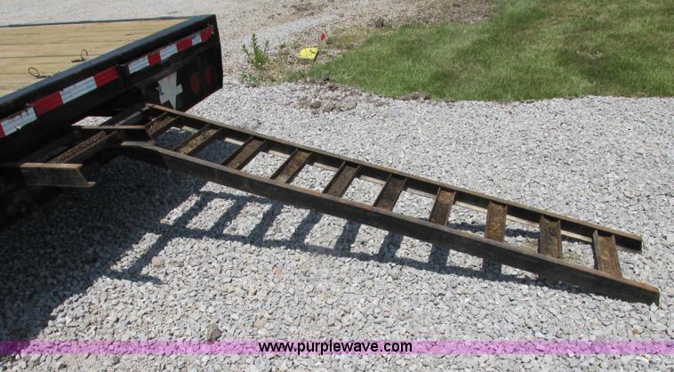 image for item D3970 2007 PJ gooseneck trailer