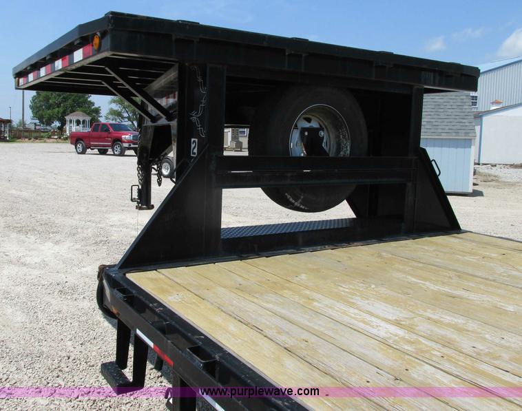 image for item D3970 2007 PJ gooseneck trailer