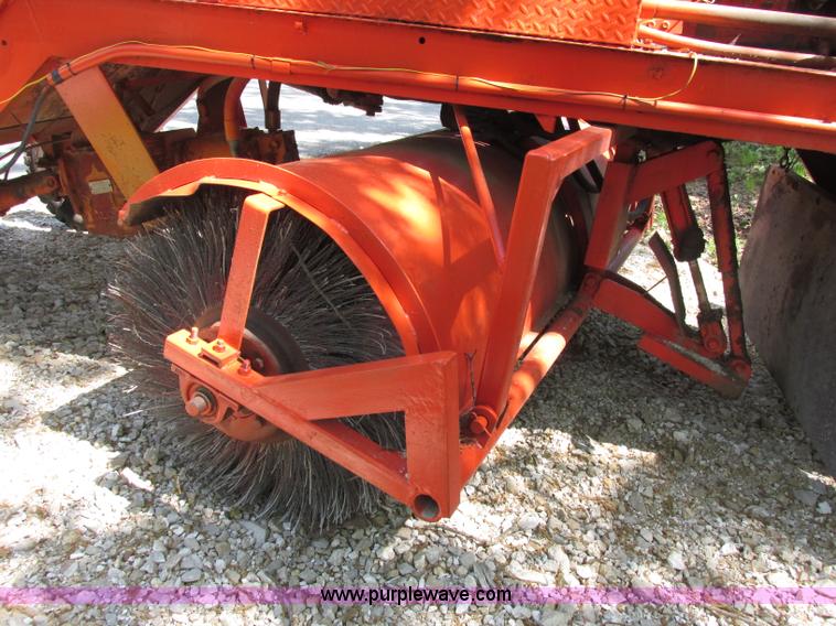 image for item D3972 Broce HS broom