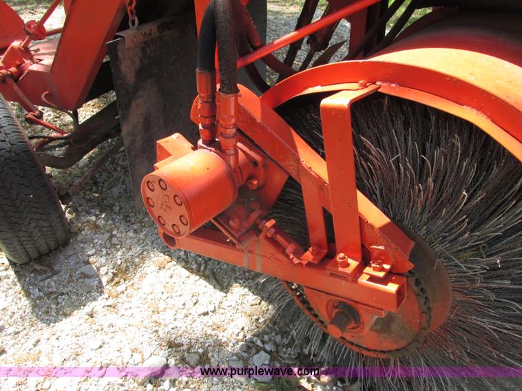 image for item D3972 Broce HS broom