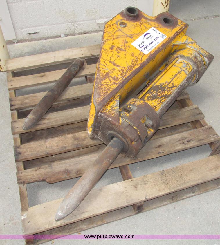 image for item F7386 Pneumatic backhoe hammer