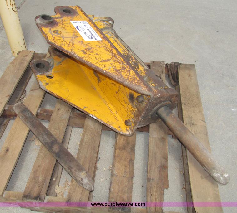 image for item F7386 Pneumatic backhoe hammer