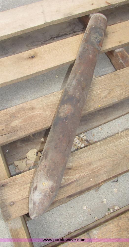 image for item F7386 Pneumatic backhoe hammer