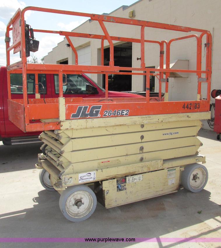 image for item F7387 2002 JLG 2646-E2 electric scissor lift