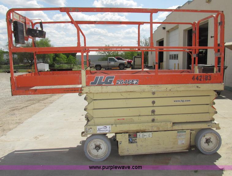 image for item F7387 2002 JLG 2646-E2 electric scissor lift