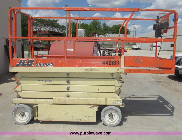 image for item F7387 2002 JLG 2646-E2 electric scissor lift
