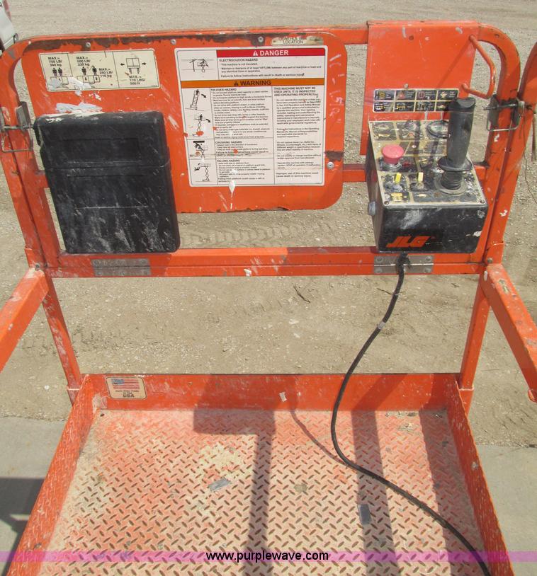 image for item F7387 2002 JLG 2646-E2 electric scissor lift