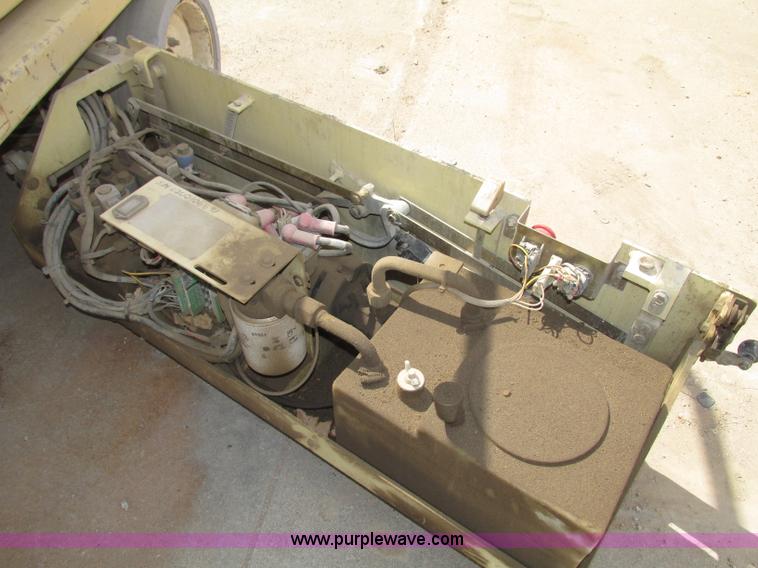 image for item F7387 2002 JLG 2646-E2 electric scissor lift