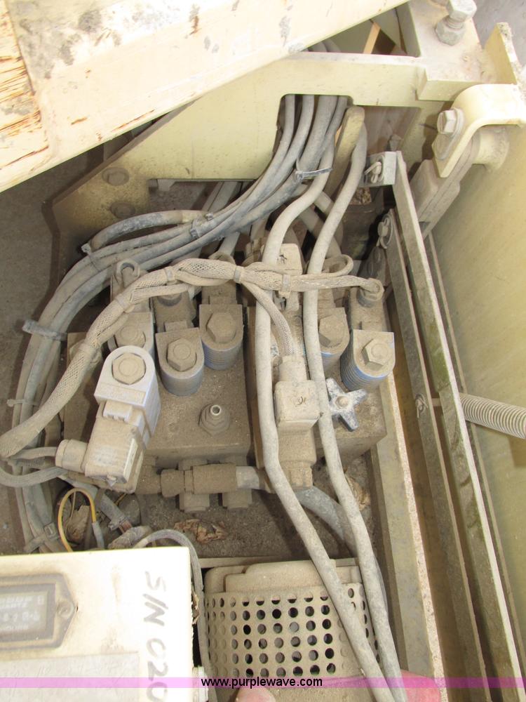 image for item F7387 2002 JLG 2646-E2 electric scissor lift