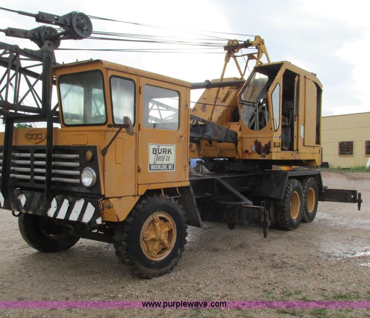 image for item G9302 1968 American Crane 1510 crane
