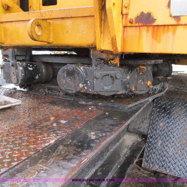 image for item G9302 1968 American Crane 1510 crane