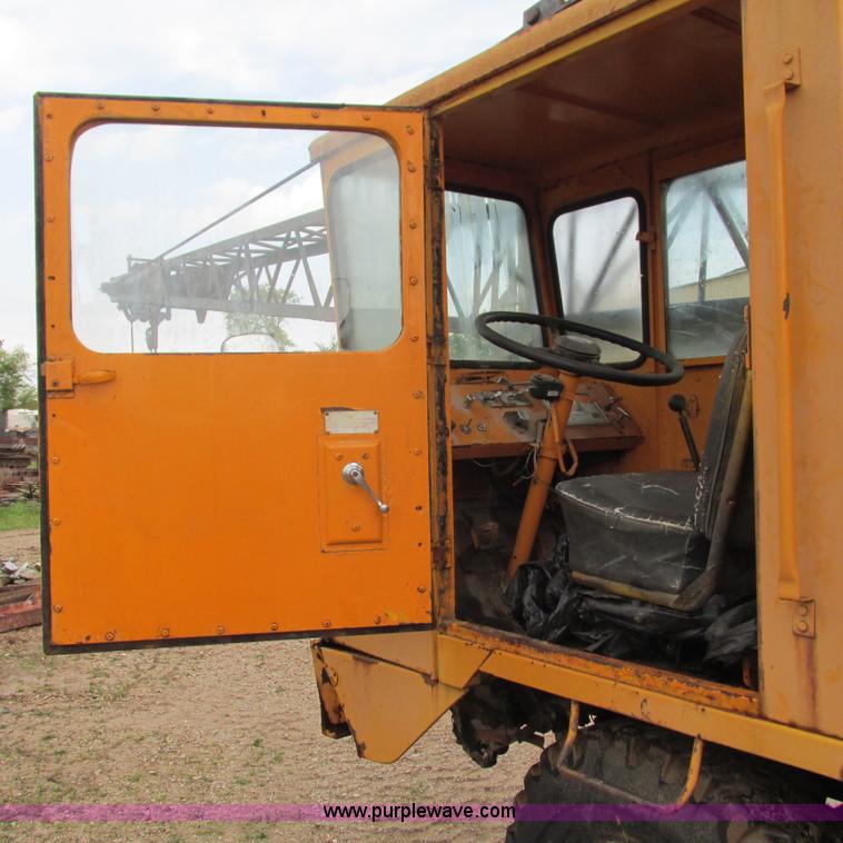 image for item G9302 1968 American Crane 1510 crane