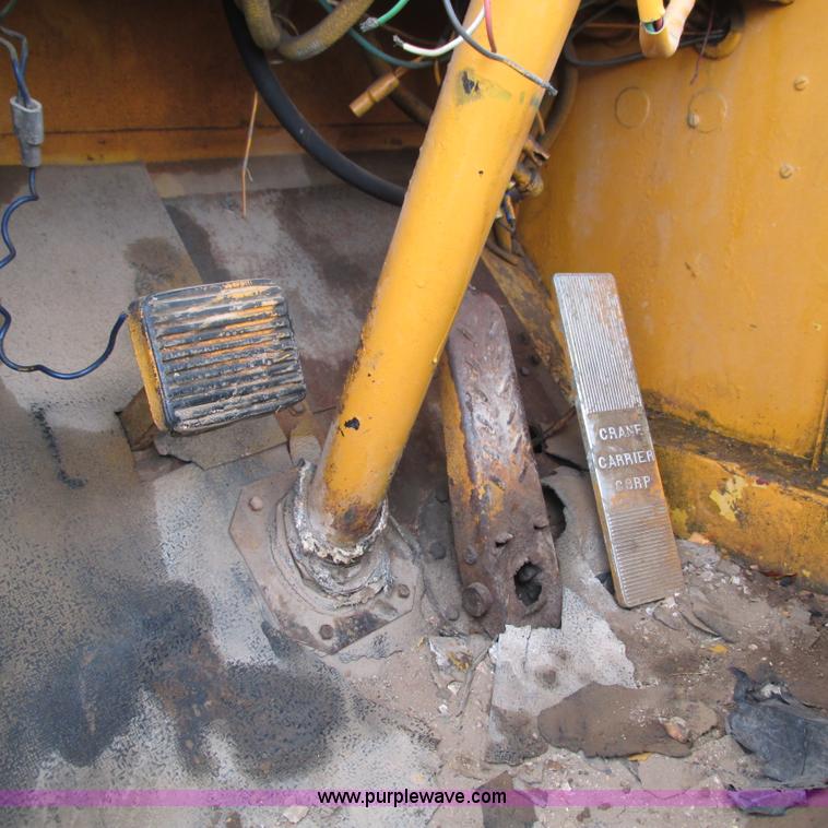 image for item G9302 1968 American Crane 1510 crane