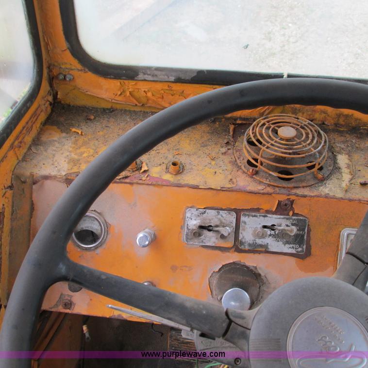 image for item G9302 1968 American Crane 1510 crane