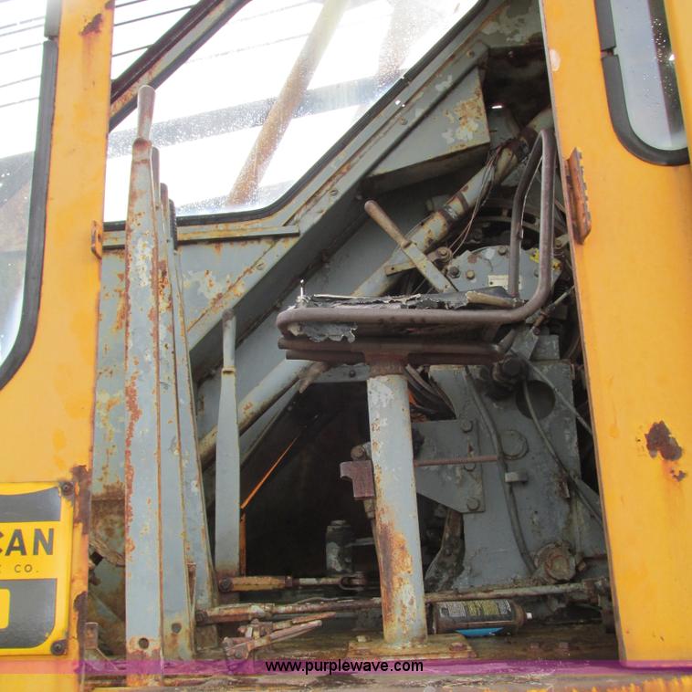 image for item G9302 1968 American Crane 1510 crane