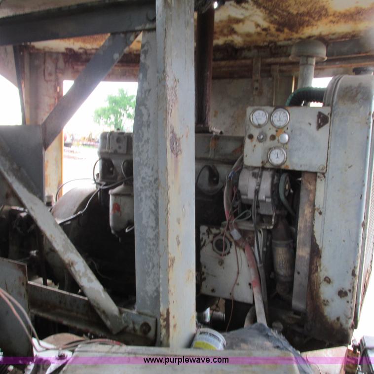 image for item G9302 1968 American Crane 1510 crane