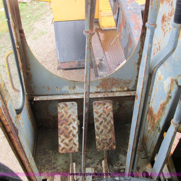 image for item G9302 1968 American Crane 1510 crane