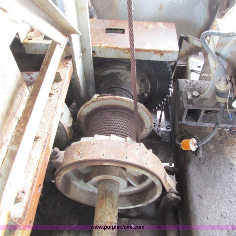 image for item G9302 1968 American Crane 1510 crane