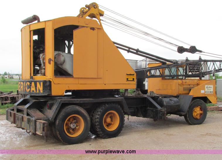 image for item G9302 1968 American Crane 1510 crane