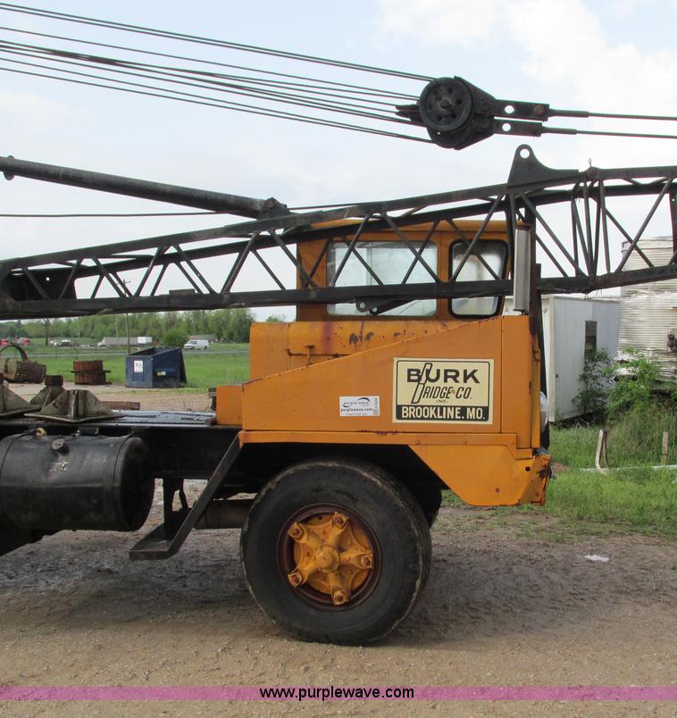 image for item G9302 1968 American Crane 1510 crane