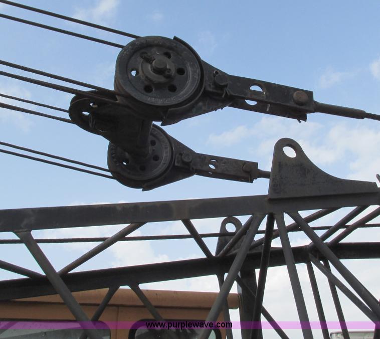 image for item G9302 1968 American Crane 1510 crane