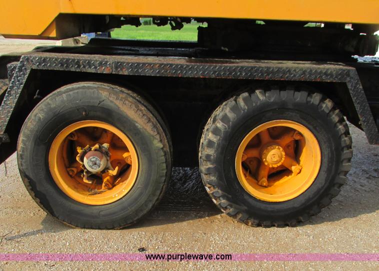 image for item G9302 1968 American Crane 1510 crane